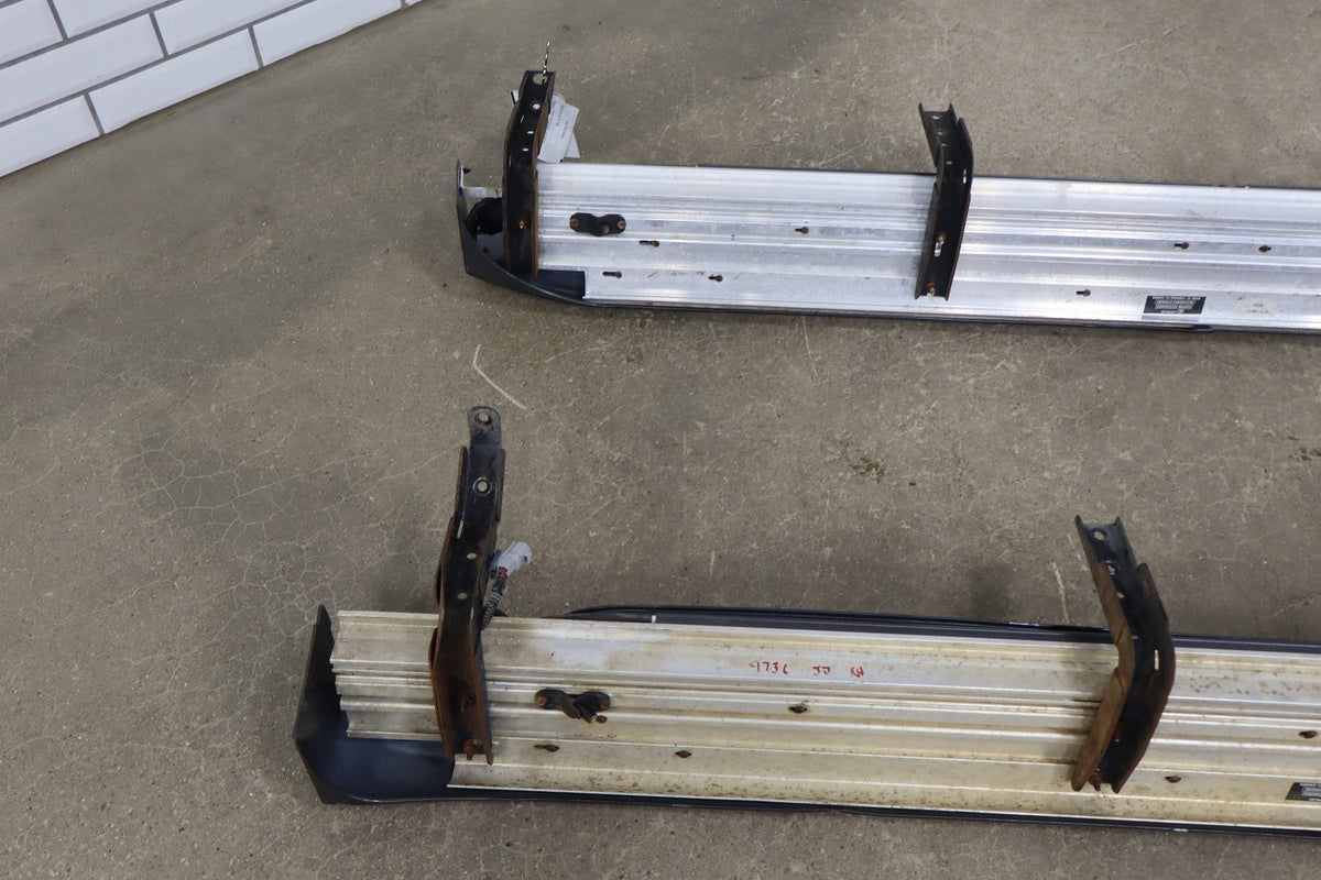 1998-2002 Lexus LX470 (J100) Running Boards Pair Black Onyx (202) (Stone Chips)