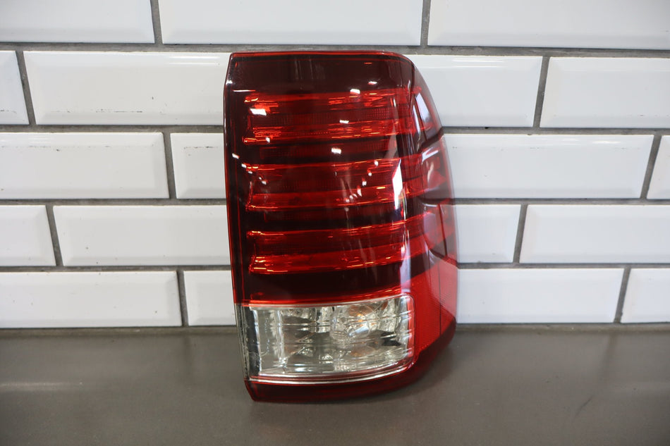 1998-2002 Lexus LX470 Outer Passenger Right Tail Light 8155060590