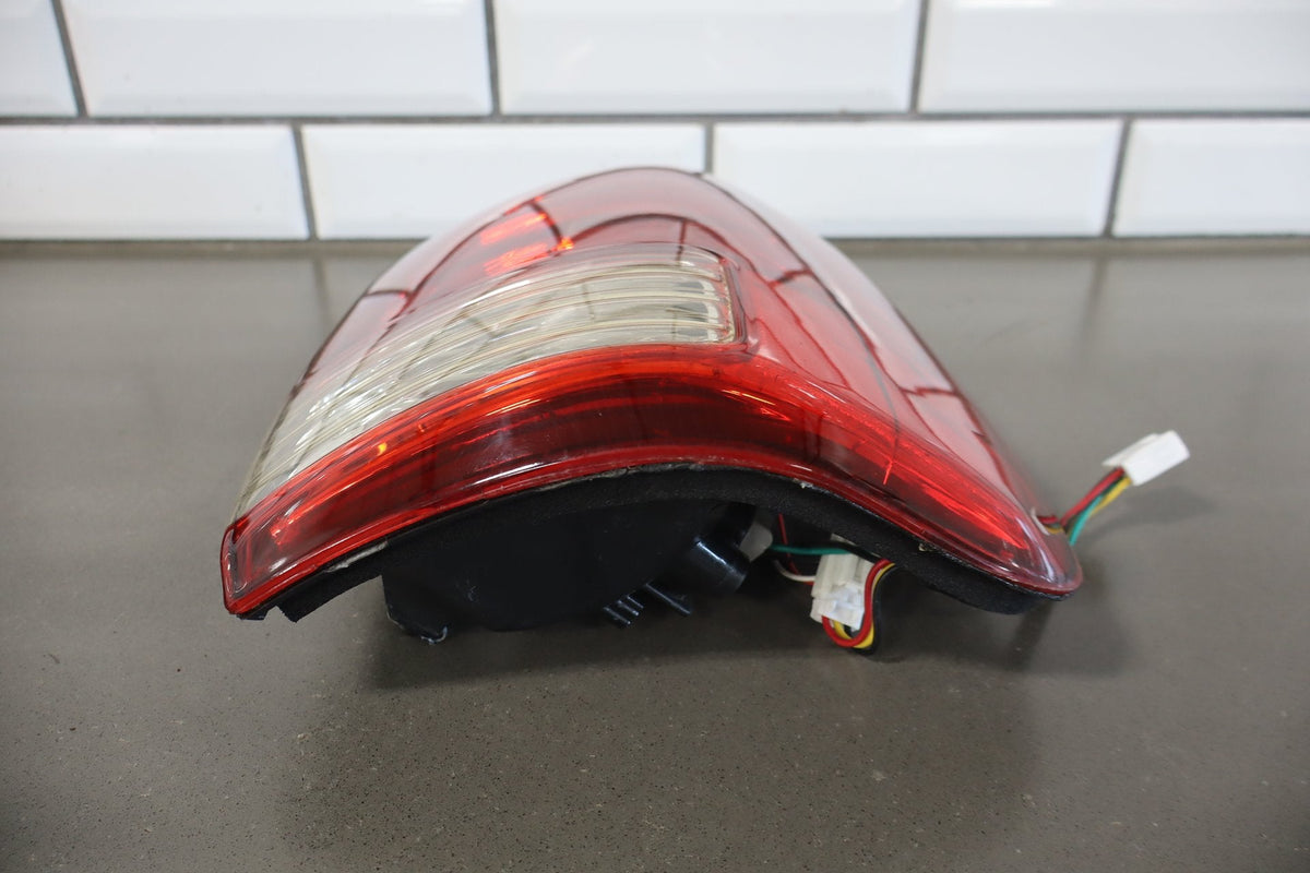 1998-2002 Lexus LX470 Outer Passenger Right Tail Light 8155060590