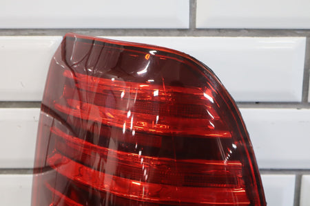 1998-2002 Lexus LX470 Outer Passenger Right Tail Light 8155060590