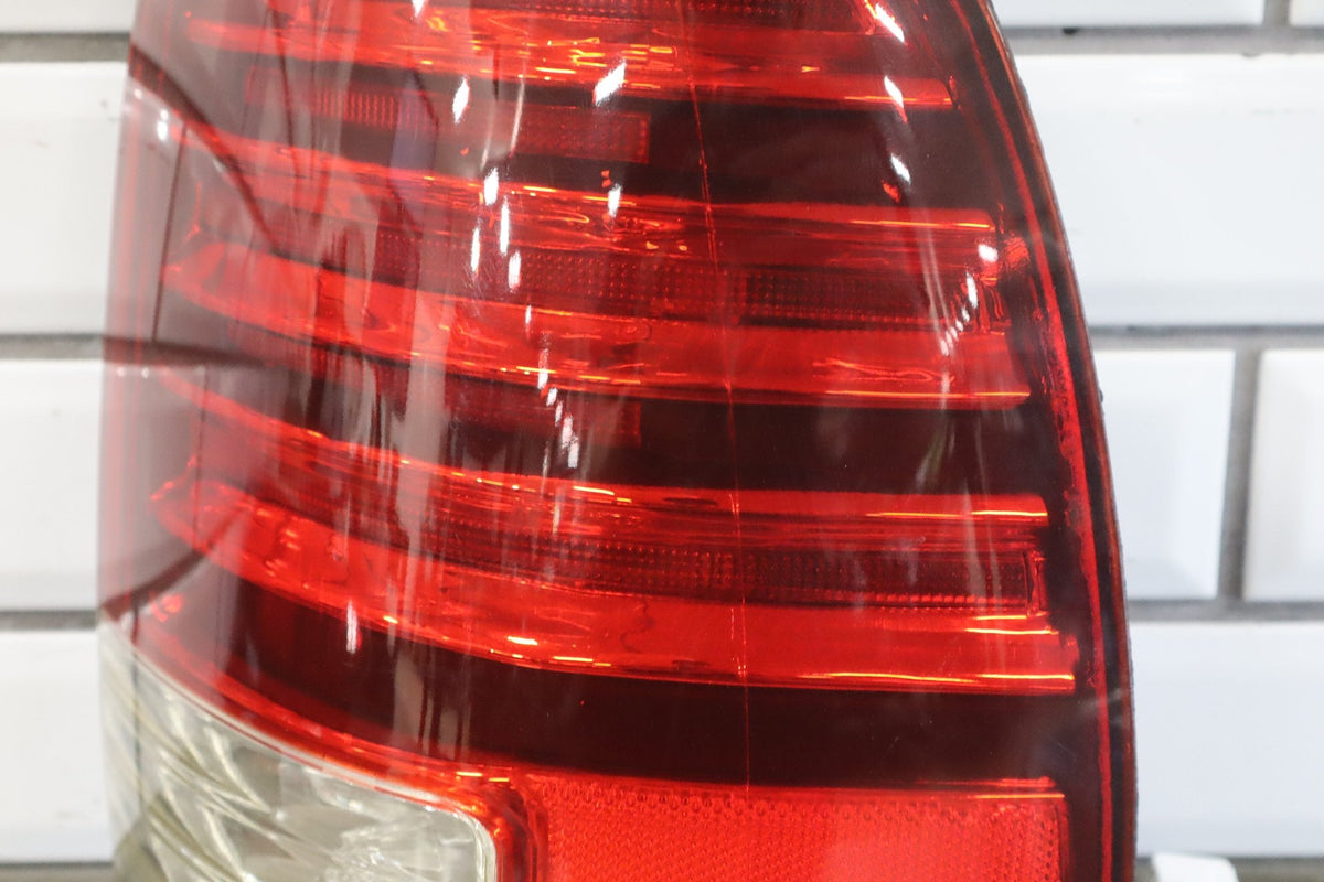 1998-2002 Lexus LX470 Outer Passenger Right Tail Light 8155060590