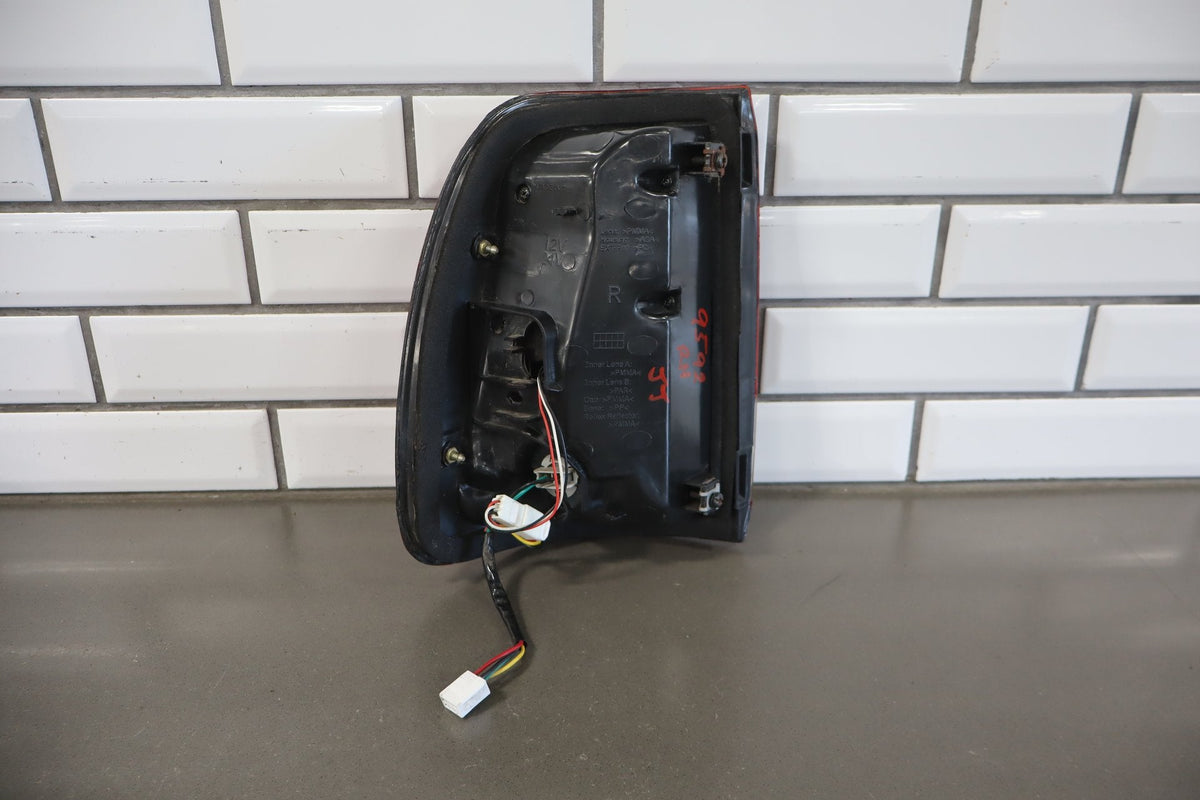 1998-2002 Lexus LX470 Outer Passenger Right Tail Light 8155060590