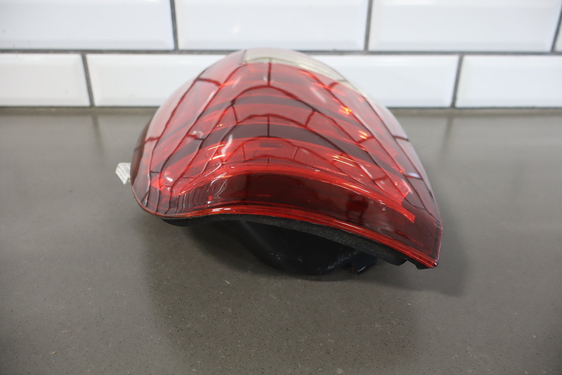 1998-2002 Lexus LX470 Outer Passenger Right Tail Light 8155060590