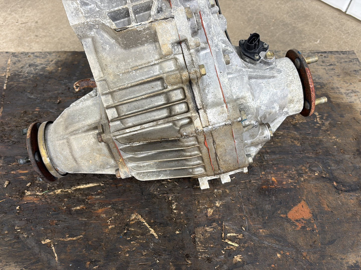 1998-2002 Lexus LX470 Transfer Case 361306A221 OEM