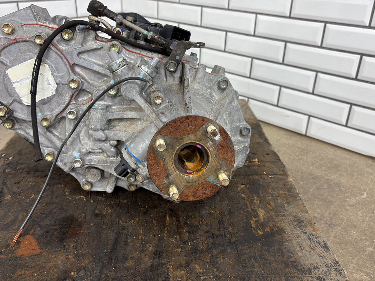 1998-2002 Lexus LX470 Transfer Case 361306A221 OEM