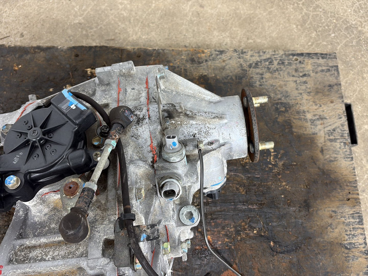 1998-2002 Lexus LX470 Transfer Case 361306A221 OEM