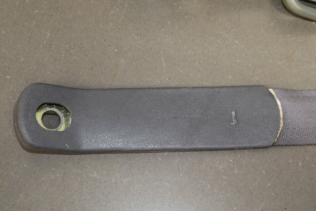 1998-2002 Pontiac Firebird Coupe - Right Front Seat Belt Gray