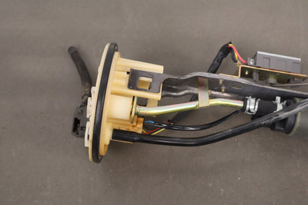 1998-2002 Toyota Land Cruiser Fuel Pump 2322166040
