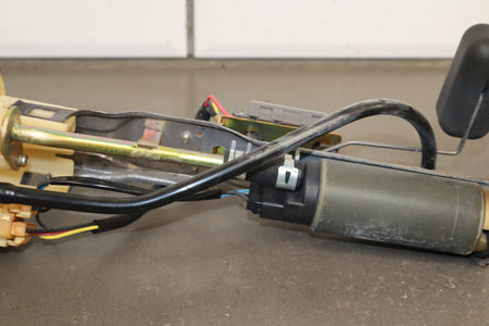 1998-2002 Toyota Land Cruiser Fuel Pump 2322166040