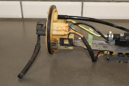 1998-2002 Toyota Land Cruiser Fuel Pump 2322166040