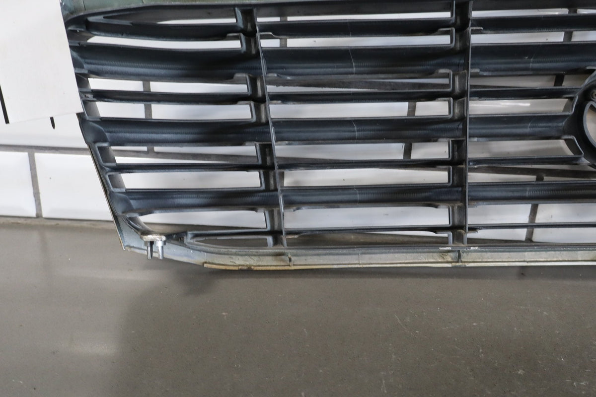 1998-2002 Toyota Land Cruiser Grille 5311160340 OEM