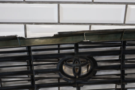 1998-2002 Toyota Land Cruiser Grille 5311160340 OEM