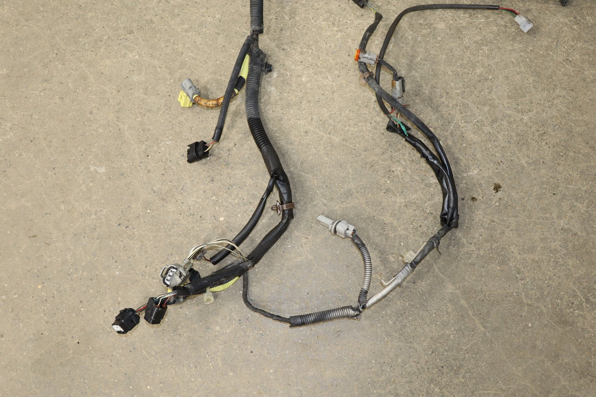1998-2002 Toyota Land Cruiser Lexus LX470 4.7L 2UZ-FE Engine Fuse Box