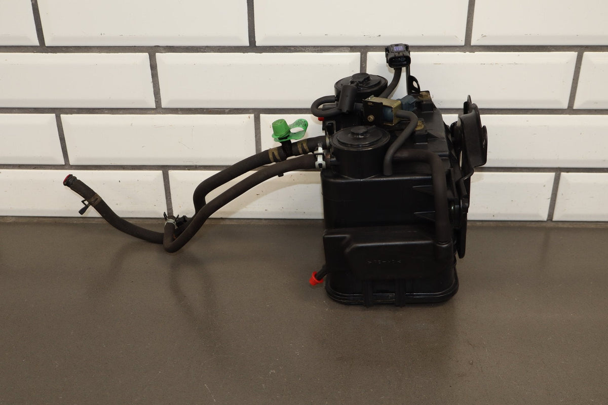 1998-2002 Toyota Land Cruiser Lexus LX470 Evaporator Canister 7774060390