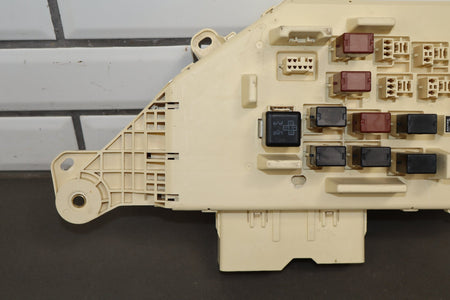 1998-2002 Toyota Land Cruiser Lexus LX470 (J100) Driver Left Cabin Fuse Box