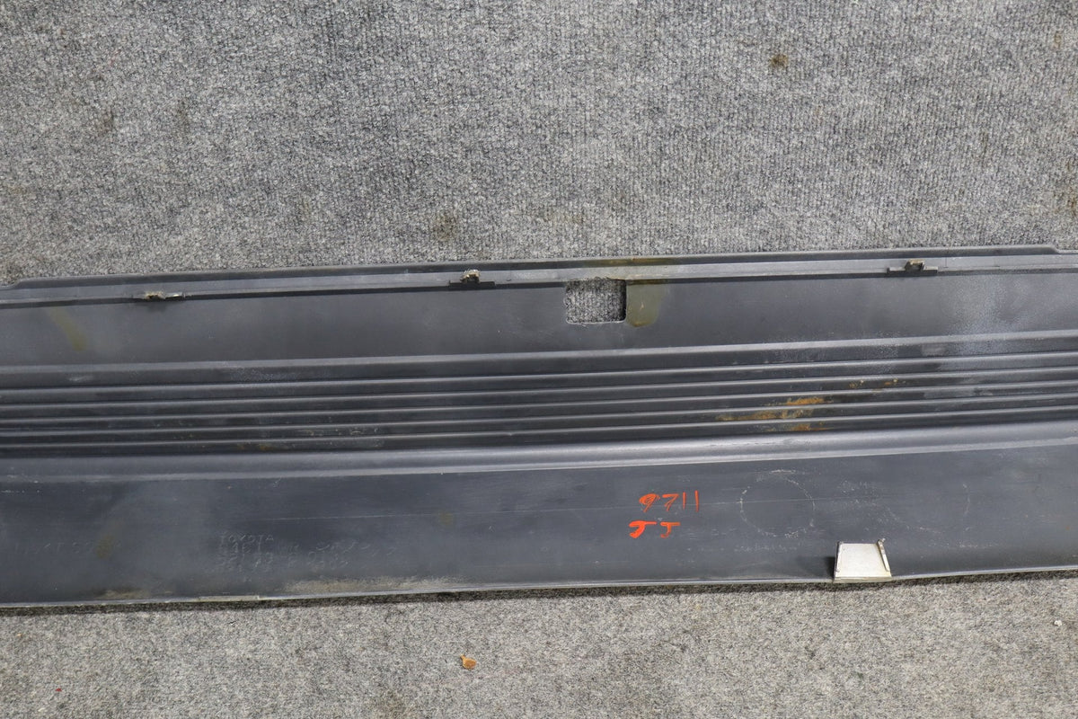 1998-2002 Toyota Land Cruiser, Lexus LX470 Rear Bumper 4M9