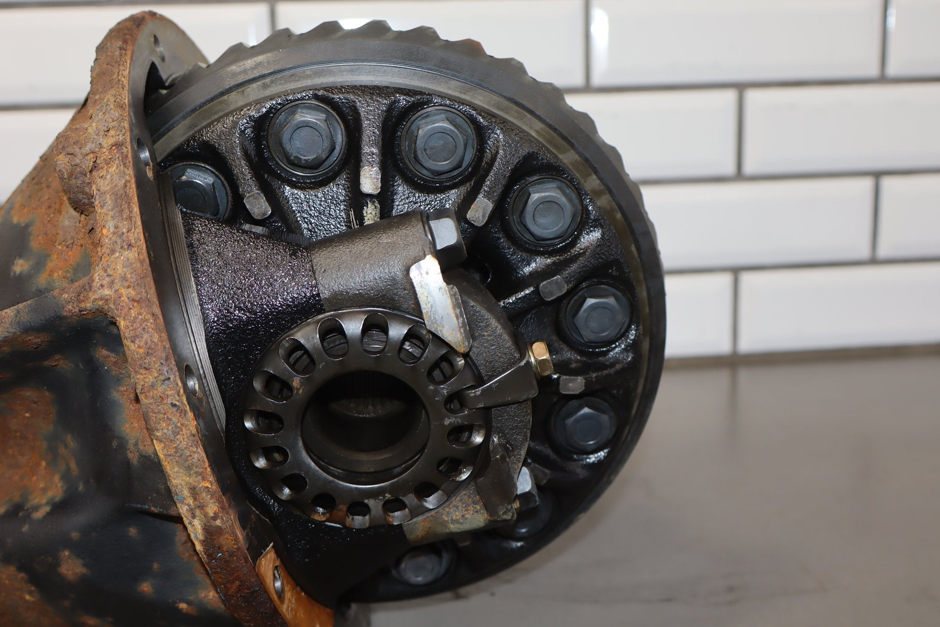 1998-2002 Toyota Land Cruiser, Lexus LX470 Rear Differential Carrier 4.30