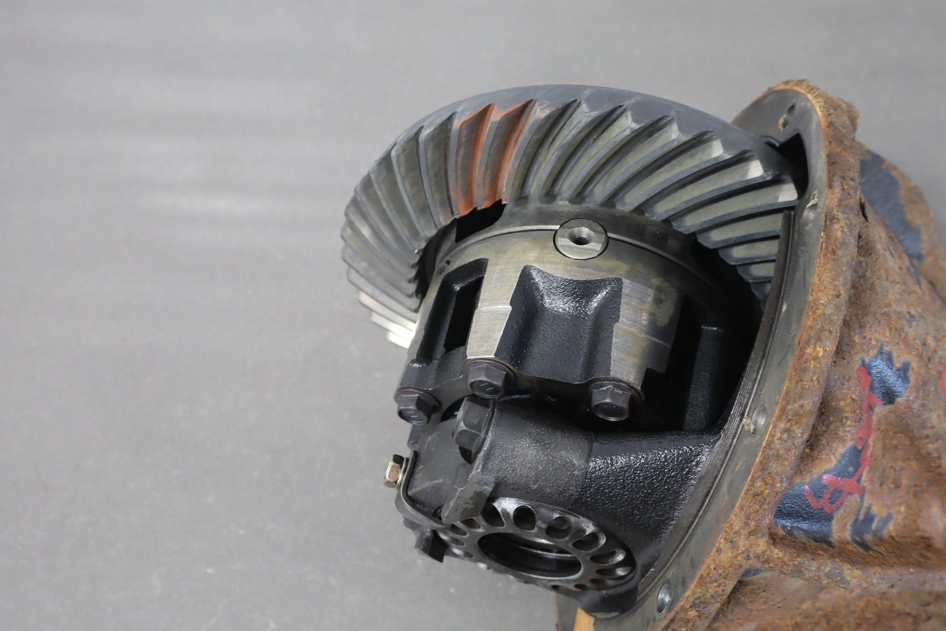 1998-2002 Toyota Land Cruiser, Lexus LX470 Rear Differential Carrier 4.30