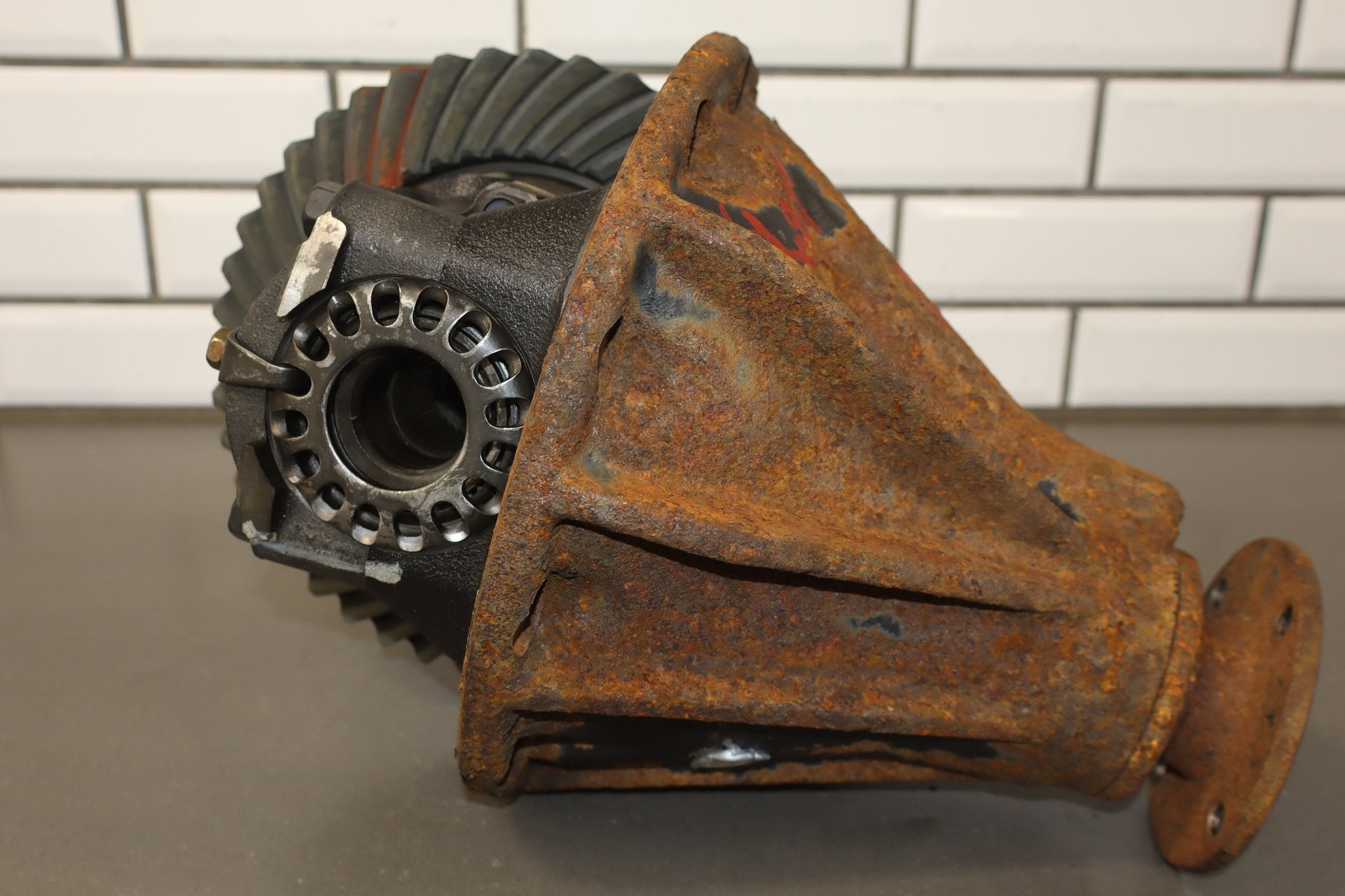 1998-2002 Toyota Land Cruiser, Lexus LX470 Rear Differential Carrier 4.30