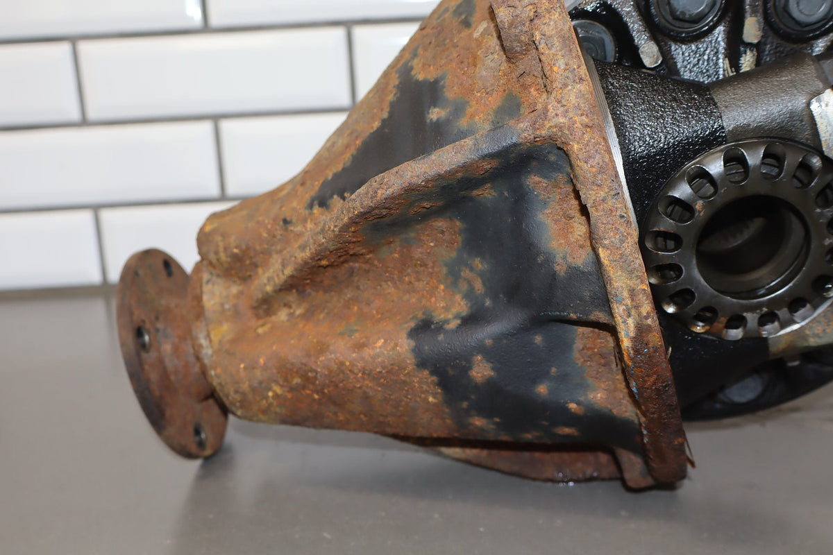 1998-2002 Toyota Land Cruiser, Lexus LX470 Rear Differential Carrier 4.30