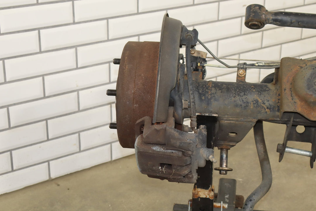 1998 - 2002 Toyota Land Cruiser Rear Axle Assembly 4230260901 OEM