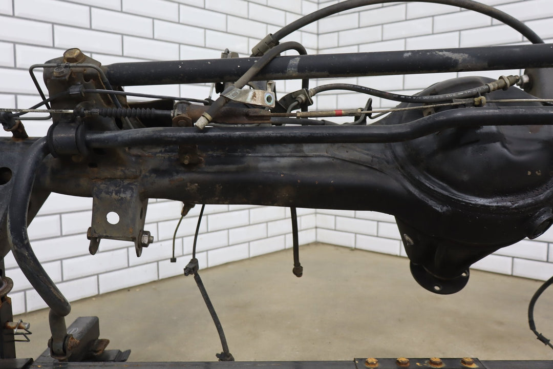 1998 - 2002 Toyota Land Cruiser Rear Axle Assembly 4230260901 OEM