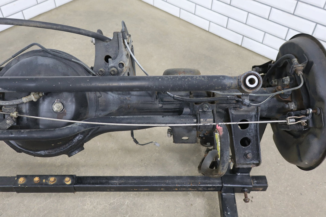 1998 - 2002 Toyota Land Cruiser Rear Axle Assembly 4230260901 OEM