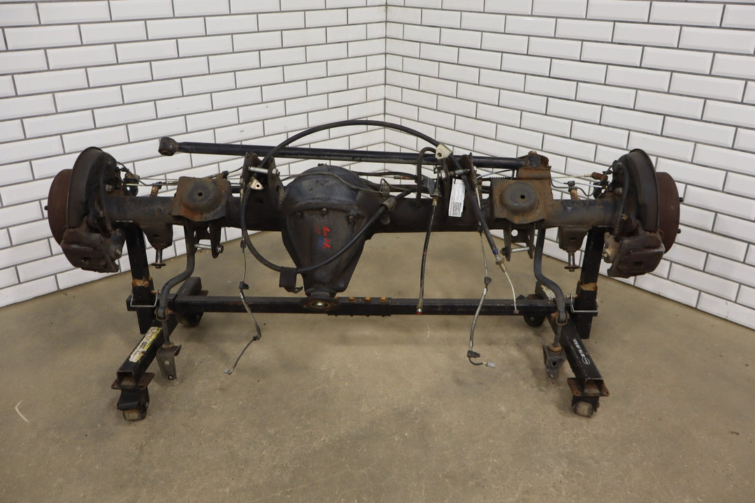1998 - 2002 Toyota Land Cruiser Rear Axle Assembly 4230260901 OEM