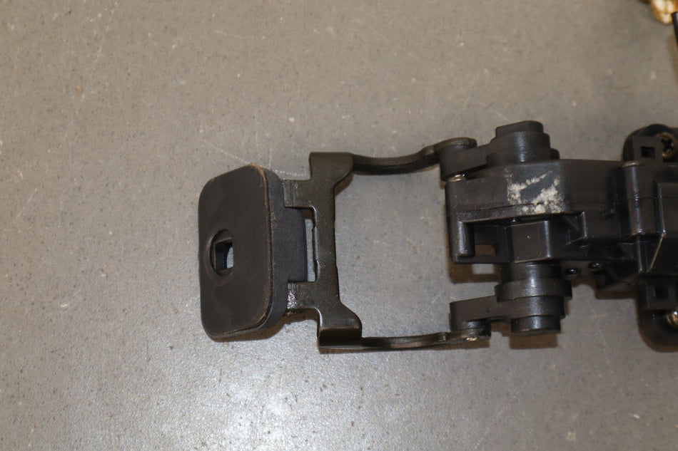 1998-2002 Toyota Land Cruiser Right Passenger Power Quarter Window Latch OEM
