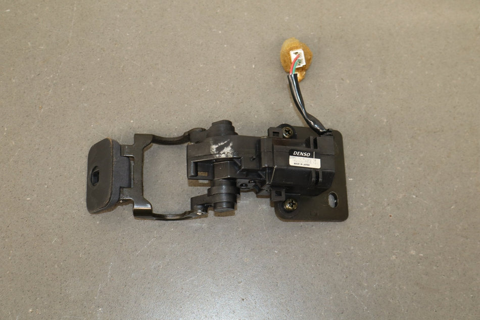 1998-2002 Toyota Land Cruiser Right Passenger Power Quarter Window Latch OEM