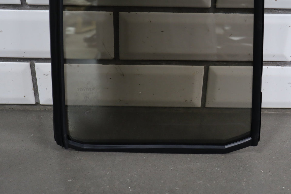 1998-2002 Toyota Land Cruiser Right Rear Vent Window 6812360160 OEM