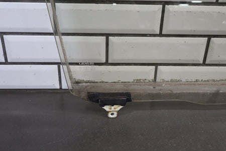 1998-2003 Lexus LX470 Right Front Door Window 6810160241