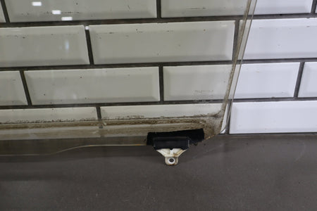 1998-2003 Lexus LX470 Right Front Door Window 6810160241
