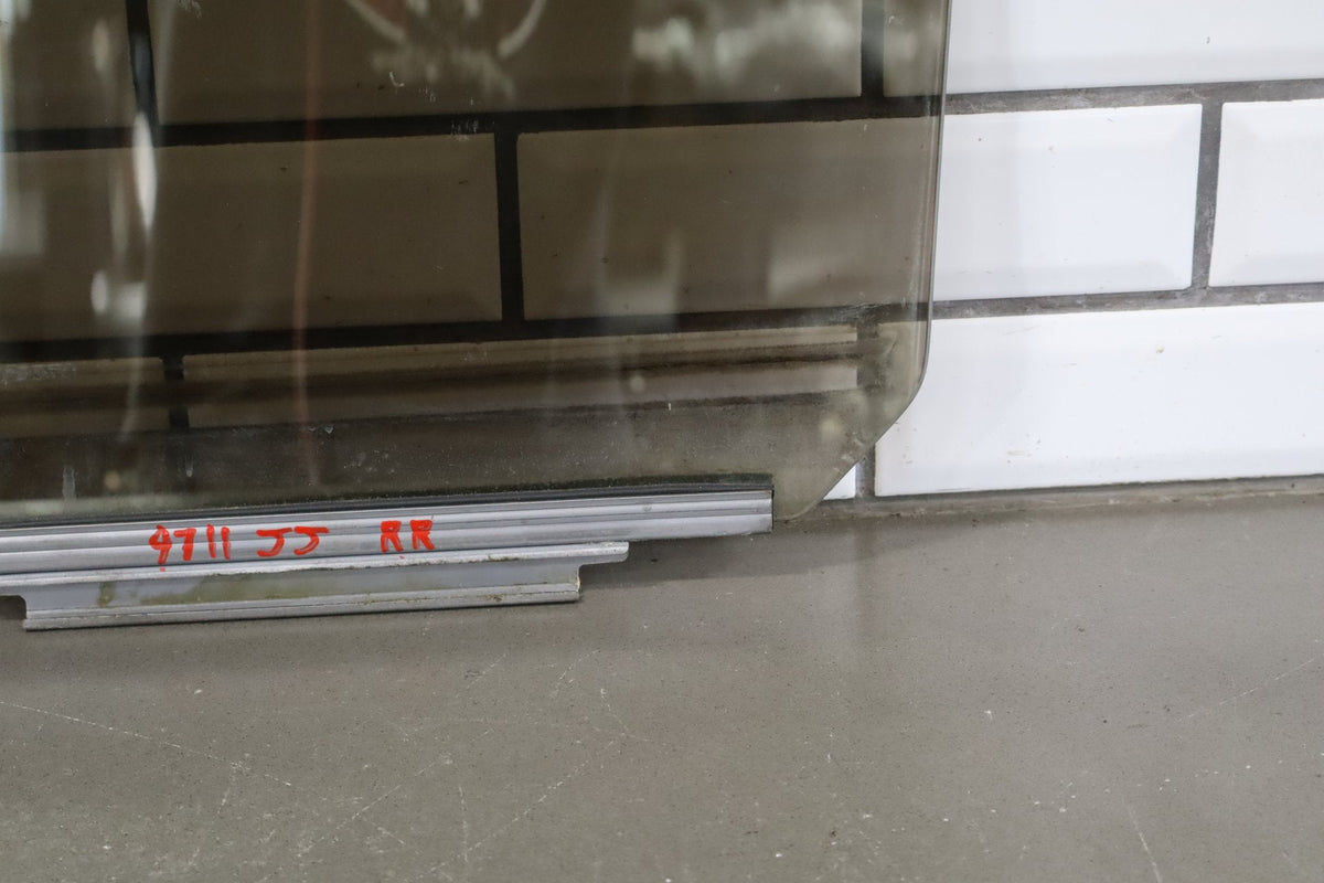 1998-2003 Lexus LX470 Right Rear Door Window 6811360270 OEM