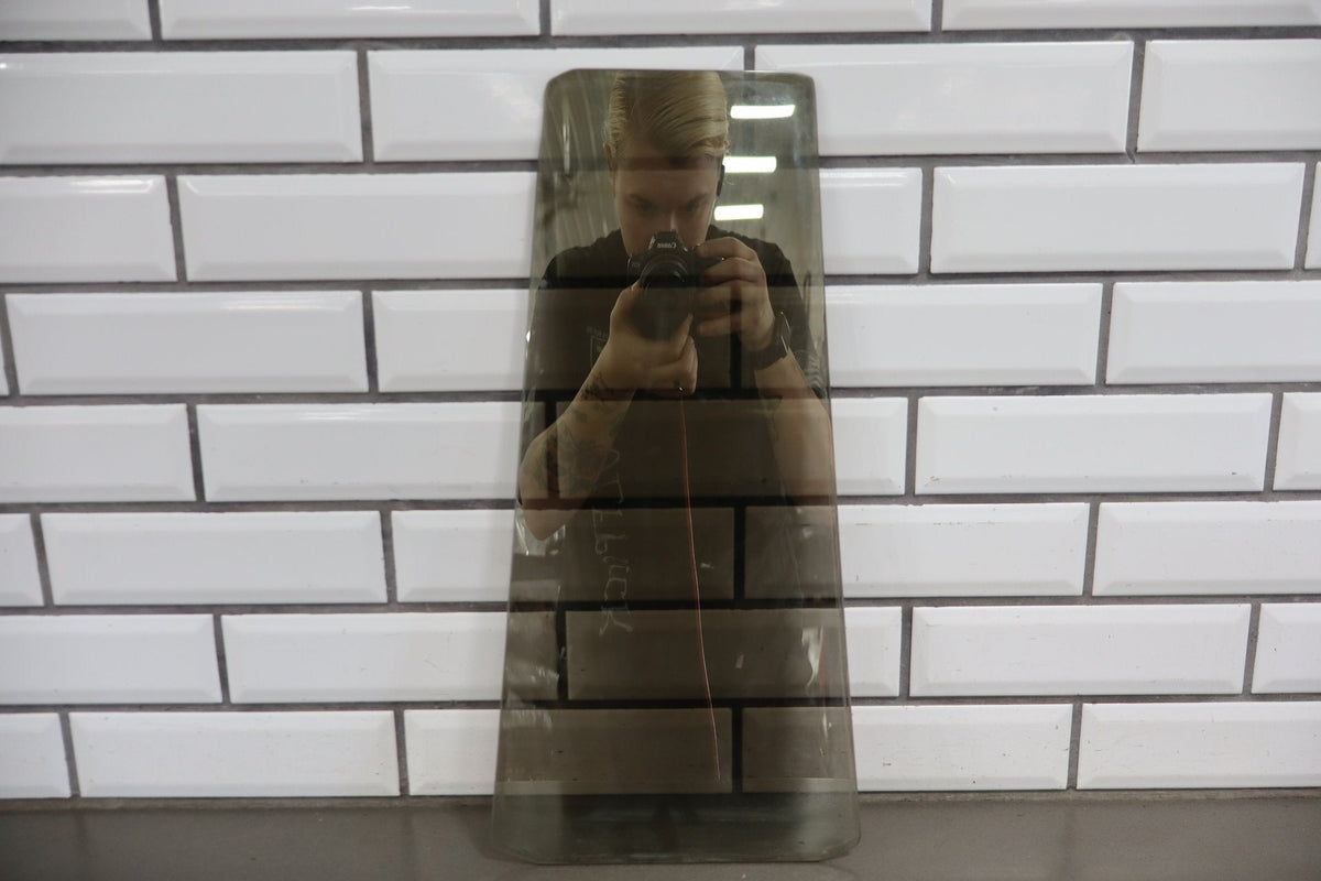 1998-2003 Lexus LX470 Right Rear Vent Window 6812360181 OEM