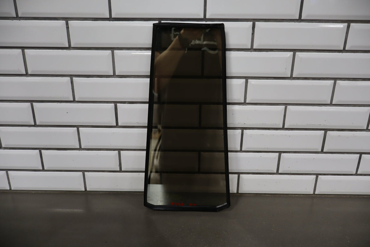 1998-2003 Lexus LX470 Right Rear Vent Window 6812360181 OEM