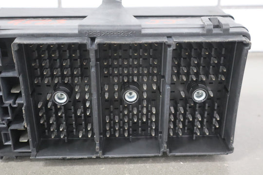 1998 - 2004 Chevrolet Corvette C5 Interior Fuse Box 12193837