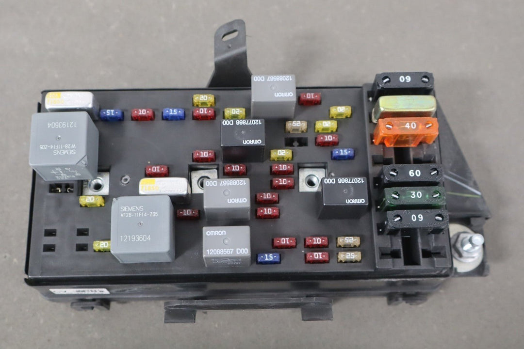 1998 - 2004 Chevrolet Corvette C5 Interior Fuse Box 12193837