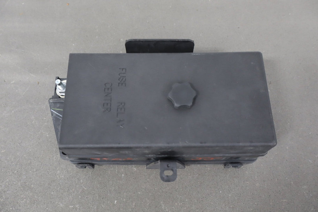 1998 - 2004 Chevrolet Corvette C5 Interior Fuse Box 12193837