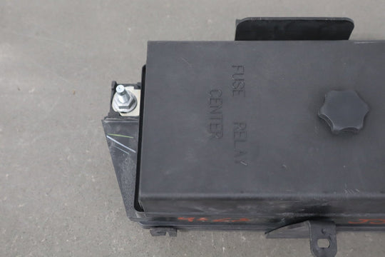 1998 - 2004 Chevrolet Corvette C5 Interior Fuse Box 12193837