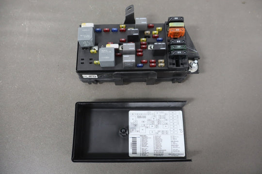 1998 - 2004 Chevrolet Corvette C5 Interior Fuse Box 12193837