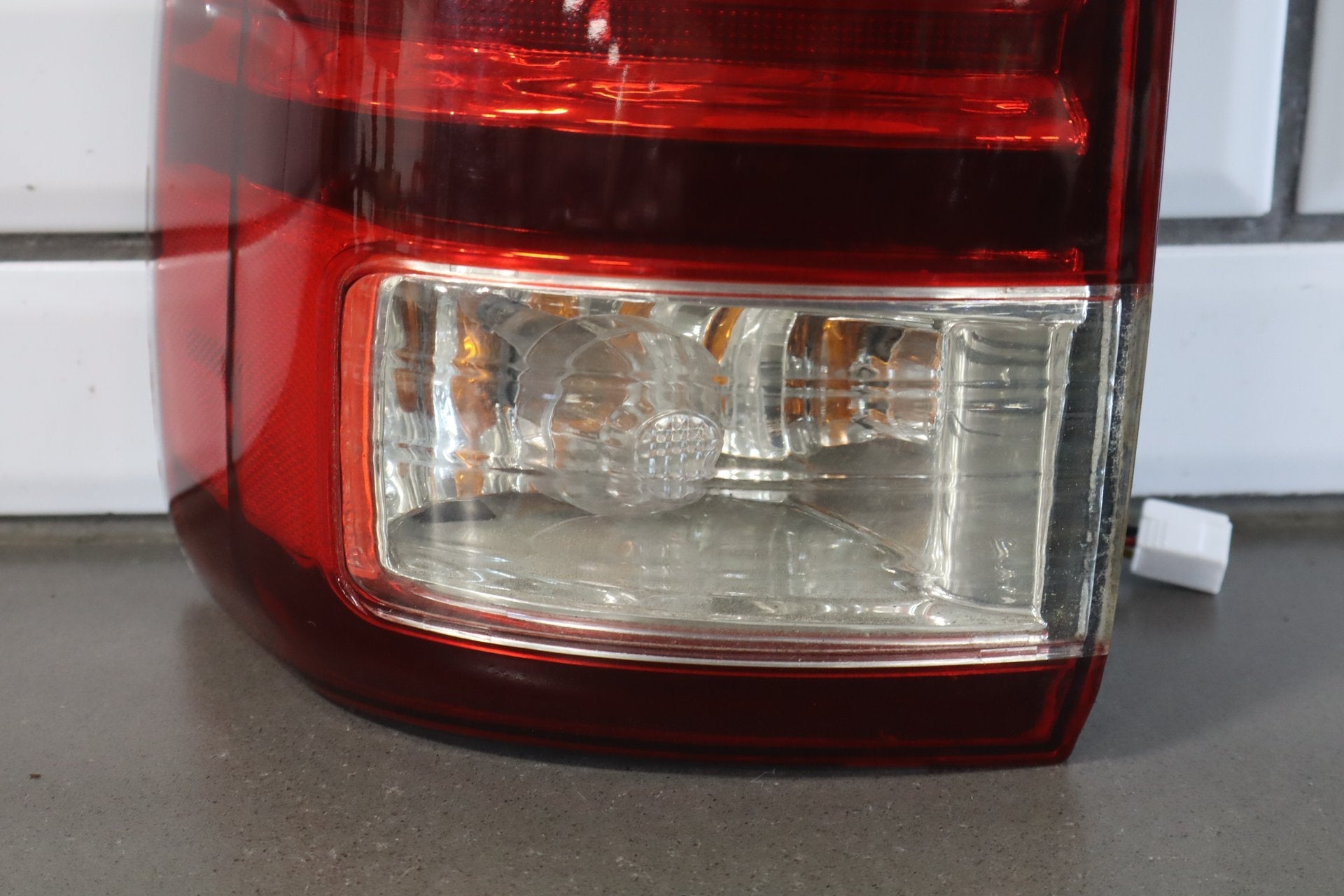 1998-2005 Lexus LX470 Outer Left Tail Light 8156060510 OEM