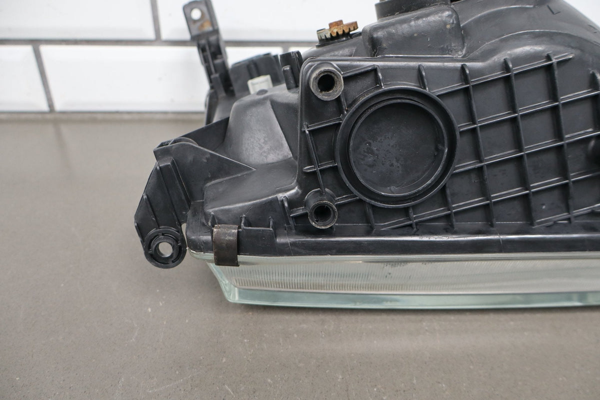 1998-2005 Toyota Land Cruiser Left Headlamp 8105060072