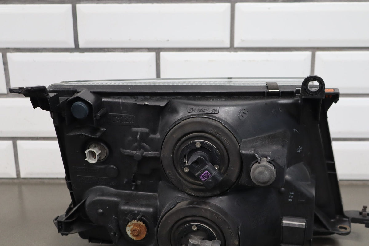 1998-2005 Toyota Land Cruiser Left Headlamp 8105060072