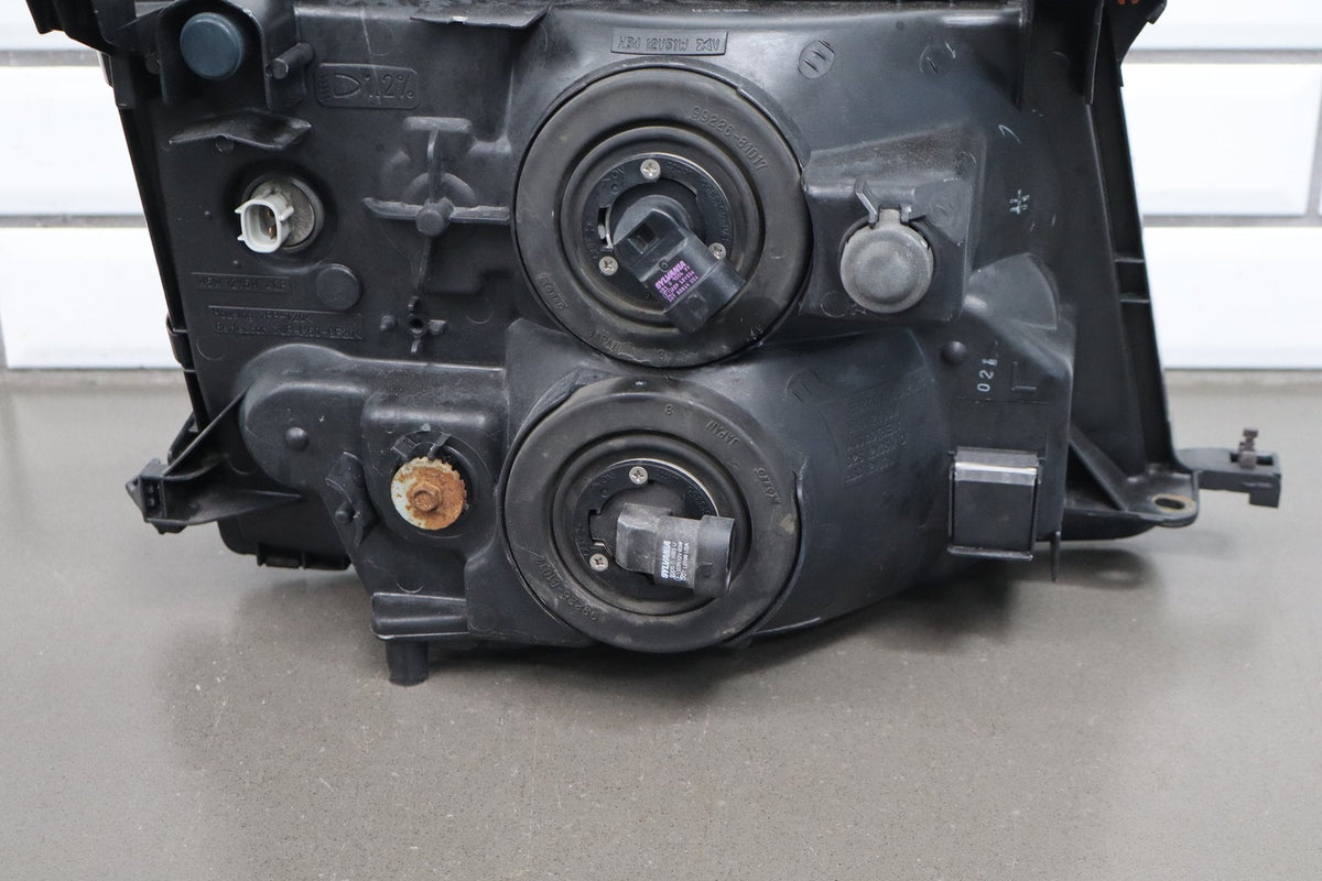 1998-2005 Toyota Land Cruiser Left Headlamp 8105060072