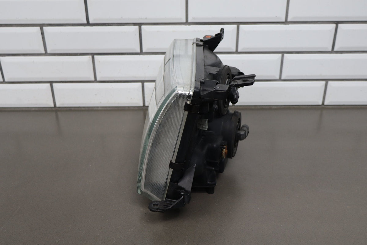 1998-2005 Toyota Land Cruiser Left Headlamp 8105060072