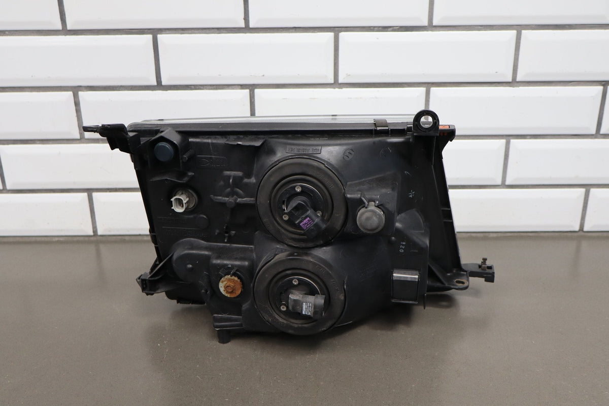 1998-2005 Toyota Land Cruiser Left Headlamp 8105060072