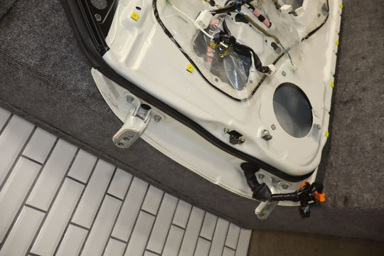 1998 - 2006 Lexus LX470 Right Front Door