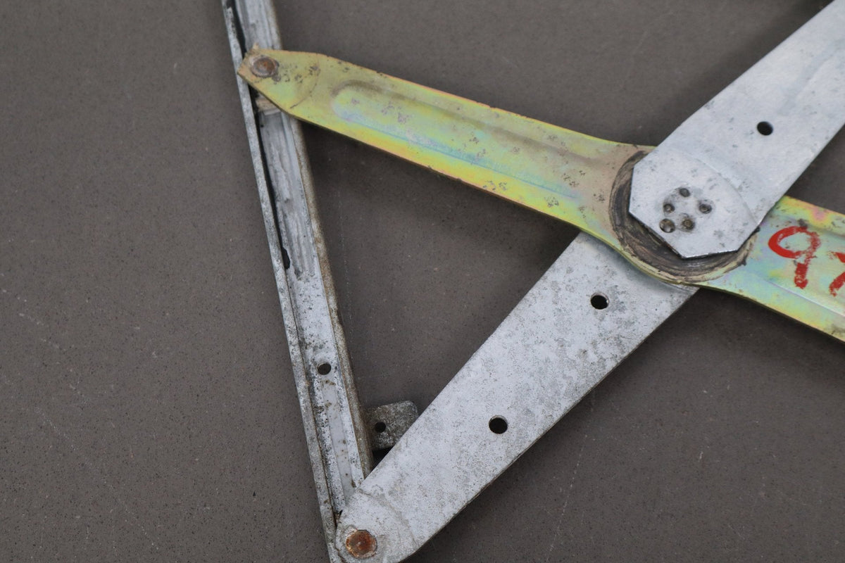 1998-2007 Lexus LX470 Left Front Door Regulator 6980260070 OEM