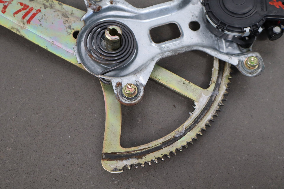 1998-2007 Lexus LX470 Left Front Door Regulator 6980260070 OEM
